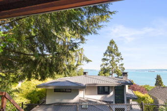 3389 Thompson Crescent